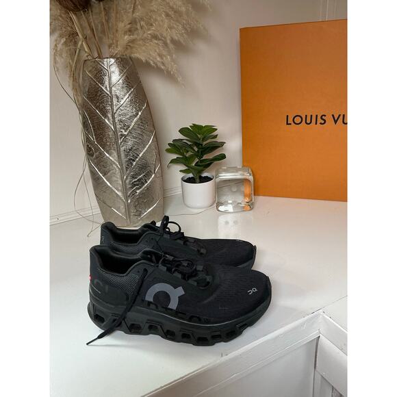 On Cloud Mens sz 10 - Picture 4 of 6